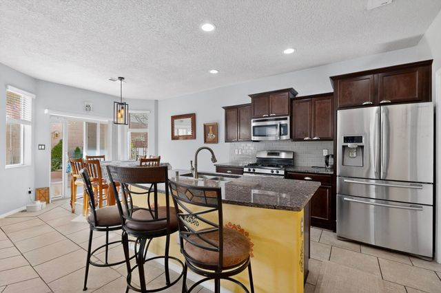 839 Ekarma Drive NW, Albuquerque, NM 87120