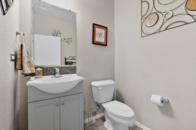 839 Ekarma Drive NW, Albuquerque, NM 87120