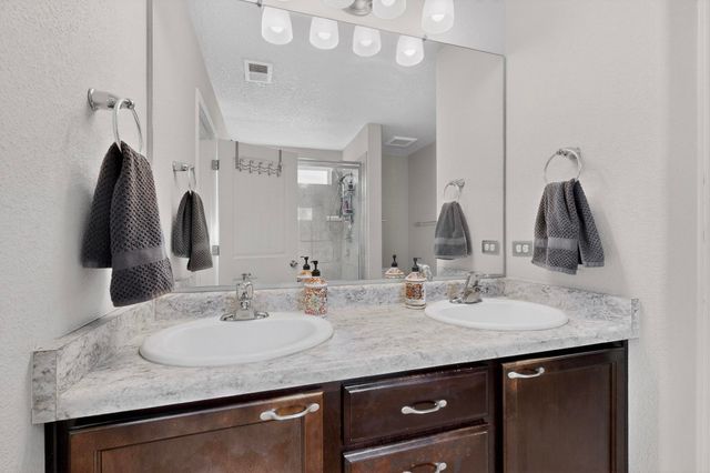 839 Ekarma Drive NW, Albuquerque, NM 87120