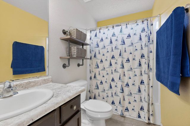 839 Ekarma Drive NW, Albuquerque, NM 87120