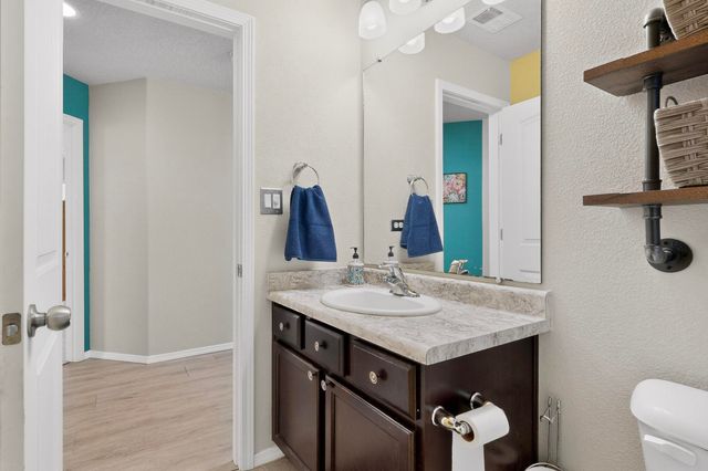 839 Ekarma Drive NW, Albuquerque, NM 87120