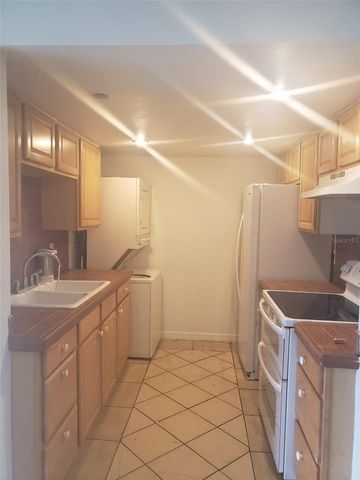 865 SKY LAKE CIRCLE C, Orlando, FL 32809