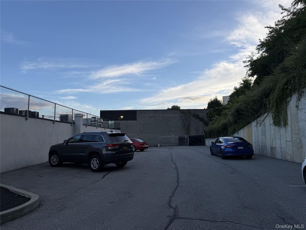2475 Central Park Avenue, Yonkers, NY 10710 — photo 5