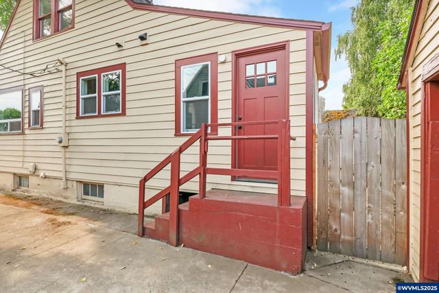 1425 17th St NE, Salem, OR 97301