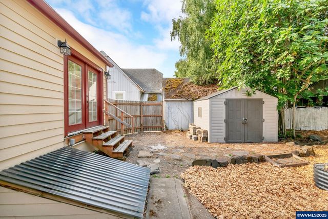 1425 17th St NE, Salem, OR 97301