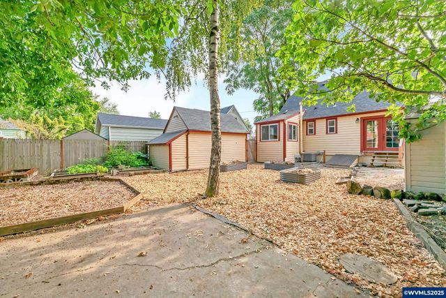 1425 17th St NE, Salem, OR 97301