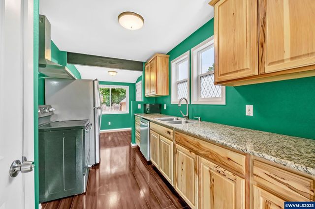 1425 17th St NE, Salem, OR 97301