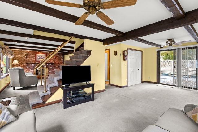 18 Bartholomew Ter, Peabody, MA 01960