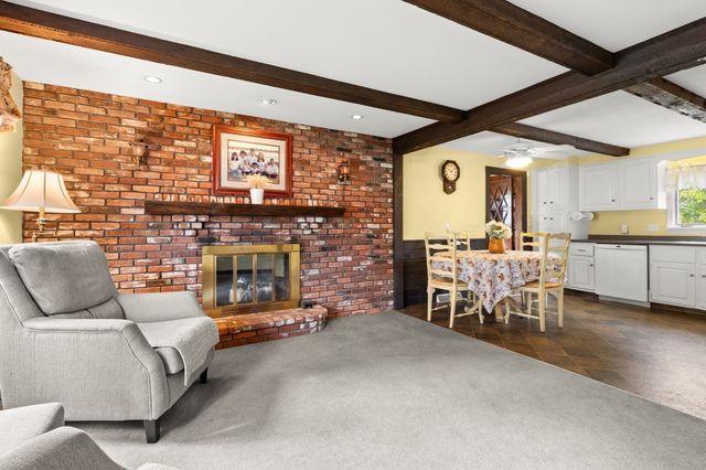 18 Bartholomew Ter, Peabody, MA 01960