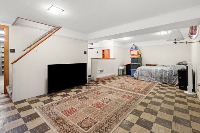 18 Bartholomew Ter, Peabody, MA 01960