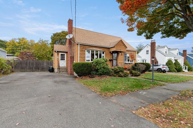 18 Bartholomew Ter, Peabody, MA 01960