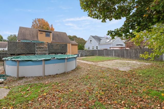 18 Bartholomew Ter, Peabody, MA 01960