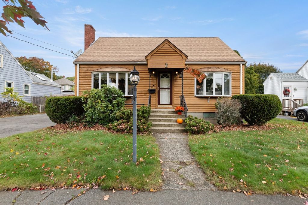 18 Bartholomew Ter, Peabody, MA 01960