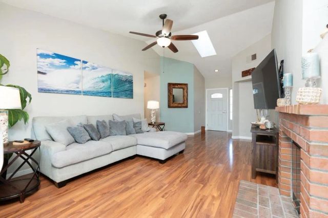 883 Glenwood Drive, Oceanside, CA 92057