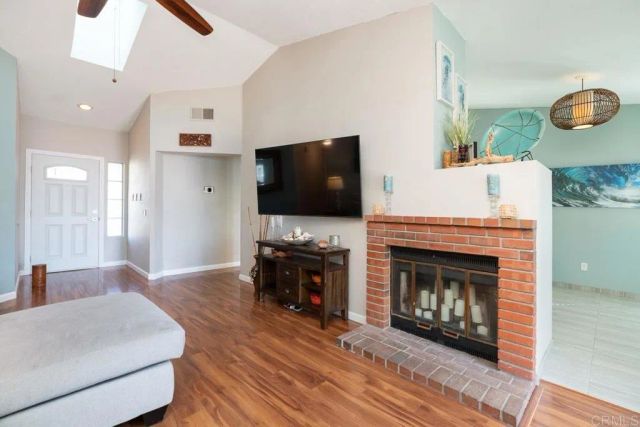 883 Glenwood Drive, Oceanside, CA 92057