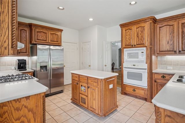 5224 Winterberry Court, Fort Worth, TX 76244