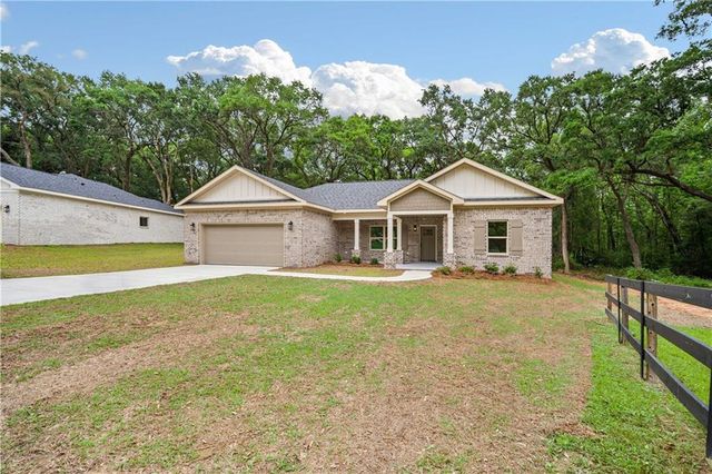 7032 Country Oaks Drive N, Irvington, AL 36544