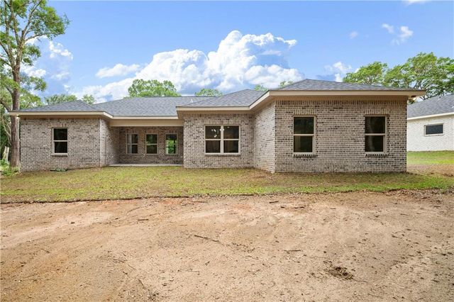 7032 Country Oaks Drive N, Irvington, AL 36544