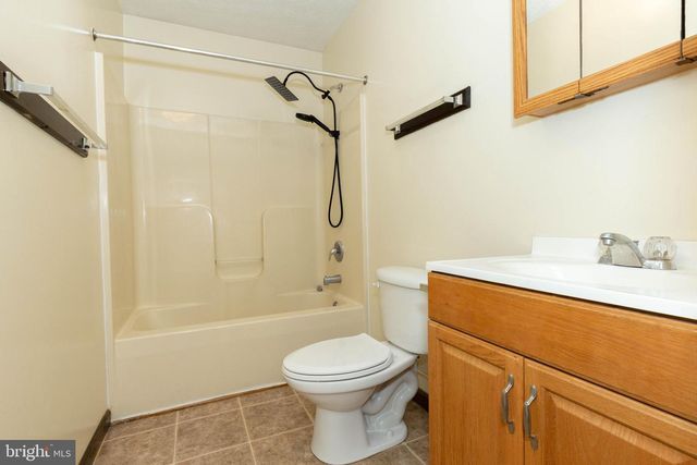 218 S WEST ST, Charles Town, WV 25414