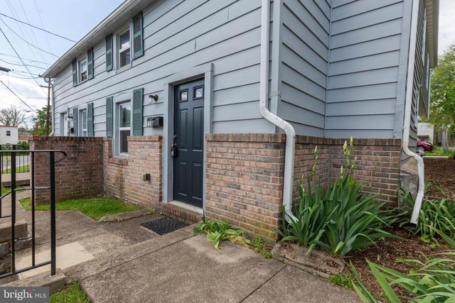 218 S WEST ST, Charles Town, WV 25414