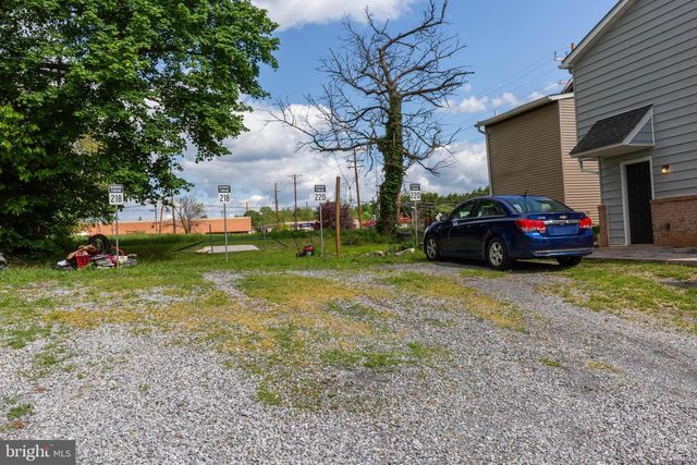 218 S WEST ST, Charles Town, WV 25414