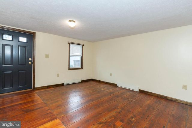 218 S WEST ST, Charles Town, WV 25414