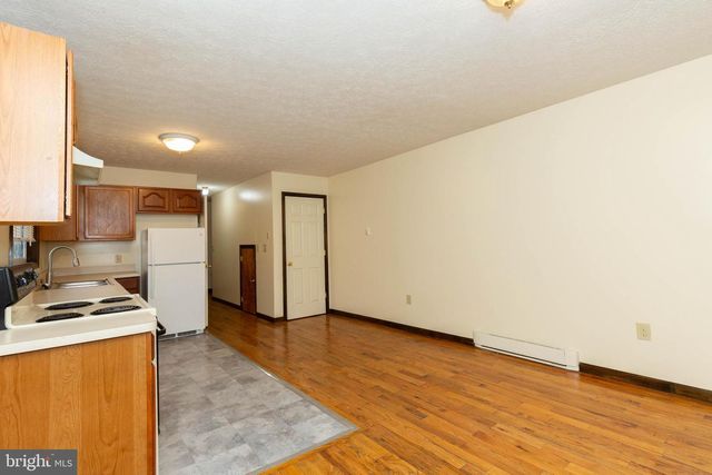 218 S WEST ST, Charles Town, WV 25414