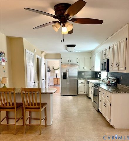 4007 Walters Dr, Chester, VA 23831