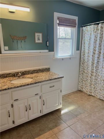 4007 Walters Dr, Chester, VA 23831