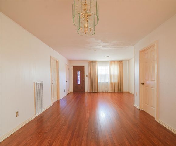 3127 Brisbane Street, Houston, TX 77051