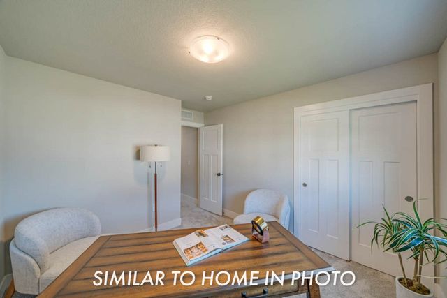 6944 Poppy Court, Johnston, IA 50131