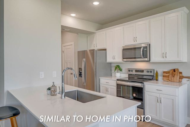 6944 Poppy Court, Johnston, IA 50131