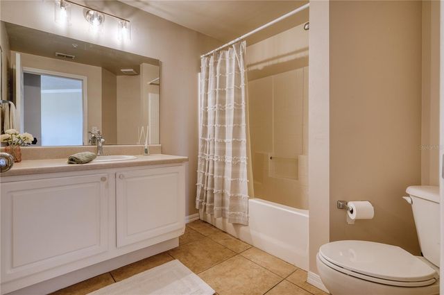 5551 BENTGRASS DRIVE 11-303, Sarasota, FL 34235