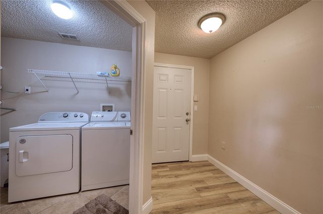 5551 BENTGRASS DRIVE 11-303, Sarasota, FL 34235