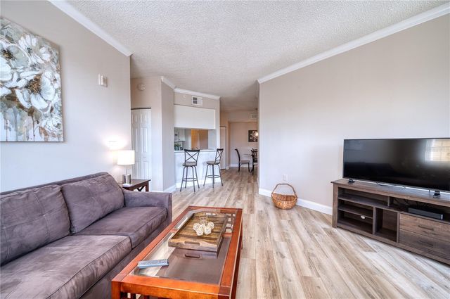 5551 BENTGRASS DRIVE 11-303, Sarasota, FL 34235