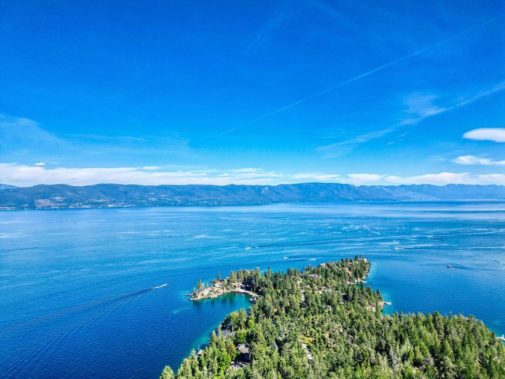 Image 104 of property listing at 953 and 921 Angel Point Road, Lakeside, MT 59922
