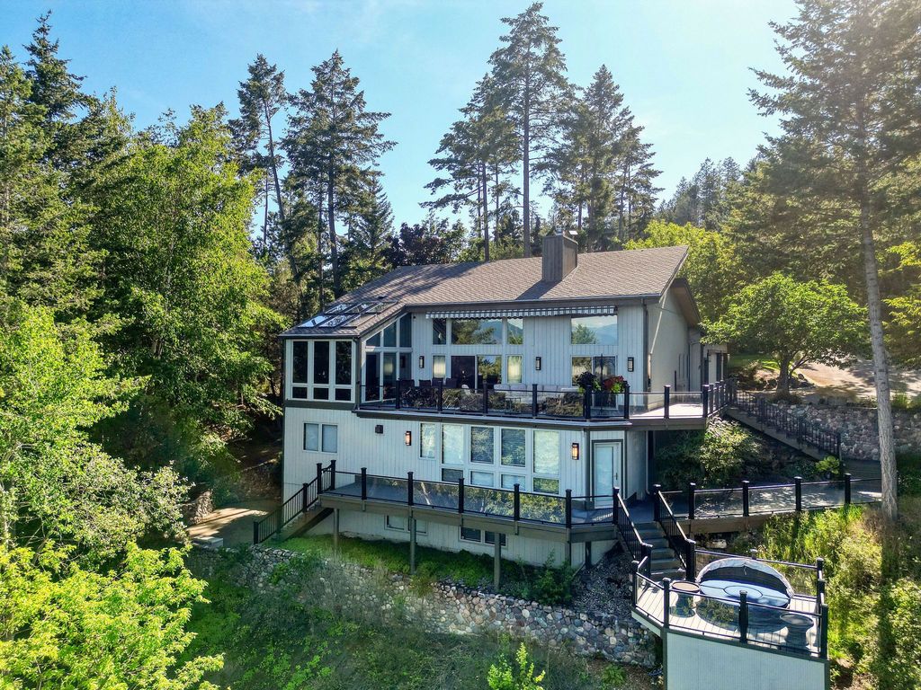 Image 3 of property listing at 953 and 921 Angel Point Road, Lakeside, MT 59922