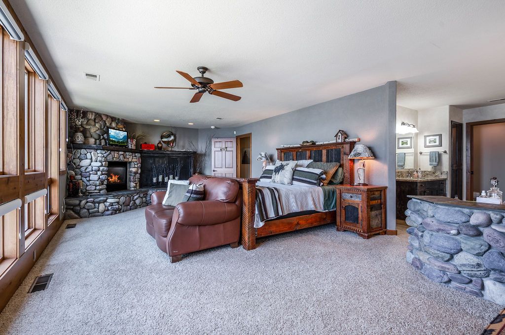 Image 38 of property listing at 953 and 921 Angel Point Road, Lakeside, MT 59922