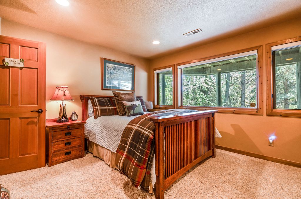 Image 46 of property listing at 953 and 921 Angel Point Road, Lakeside, MT 59922