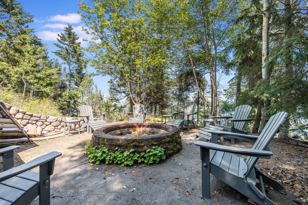 Image 83 of property listing at 953 and 921 Angel Point Road, Lakeside, MT 59922