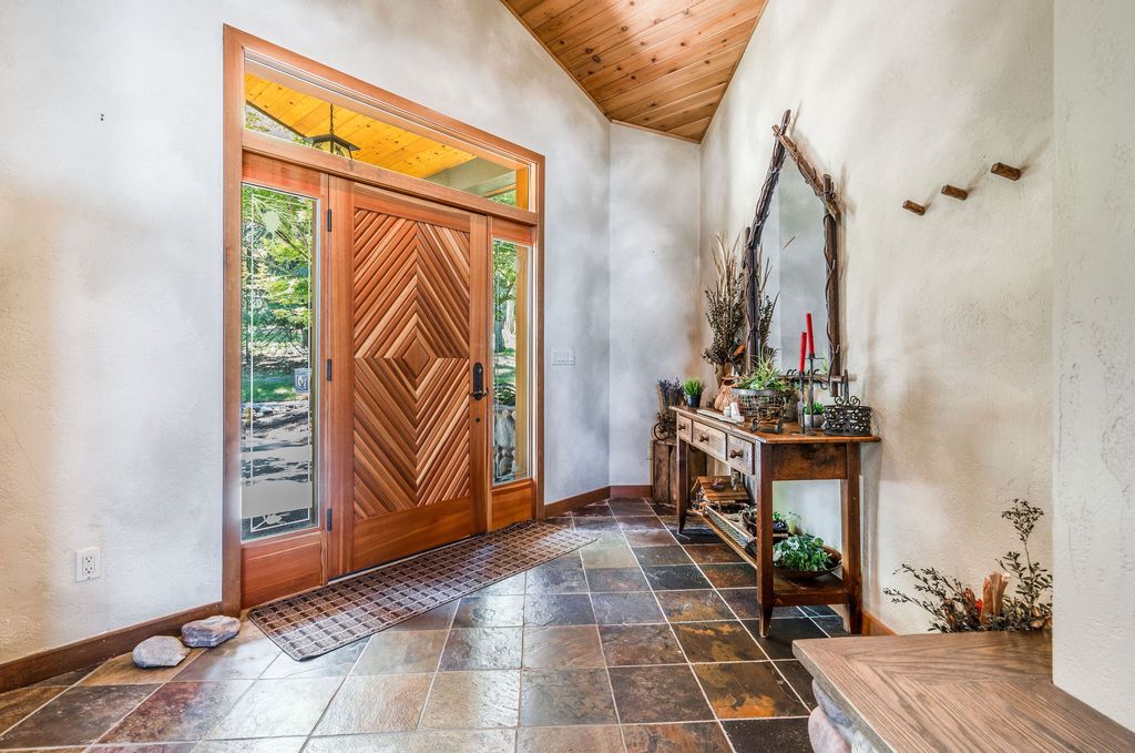Image 9 of property listing at 953 and 921 Angel Point Road, Lakeside, MT 59922