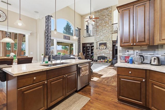 848 W Santos Ave, Ripon, CA 95366