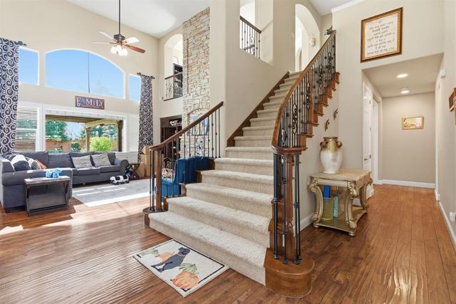 848 W Santos Ave, Ripon, CA 95366