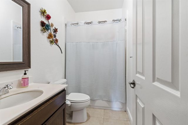 848 W Santos Ave, Ripon, CA 95366