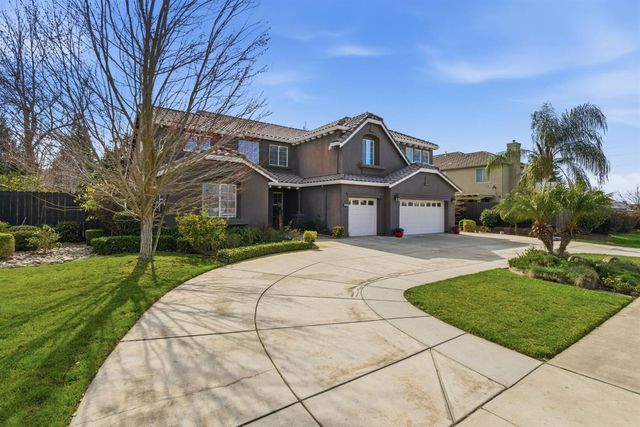 848 W Santos Ave, Ripon, CA 95366