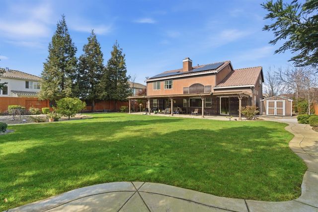 848 W Santos Ave, Ripon, CA 95366