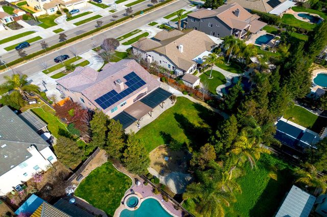 848 W Santos Ave, Ripon, CA 95366