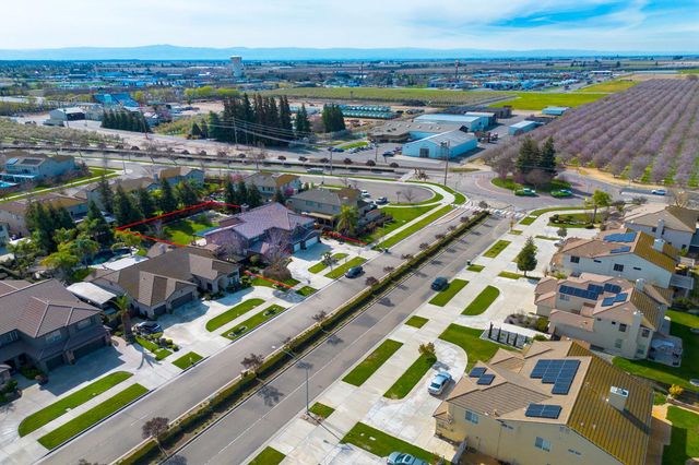 848 W Santos Ave, Ripon, CA 95366