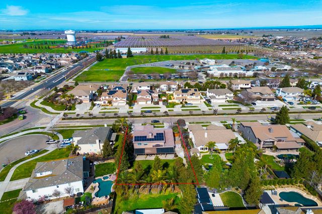 848 W Santos Ave, Ripon, CA 95366