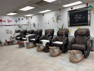 18240 W 7 Mile Road, Detroit, MI 48219